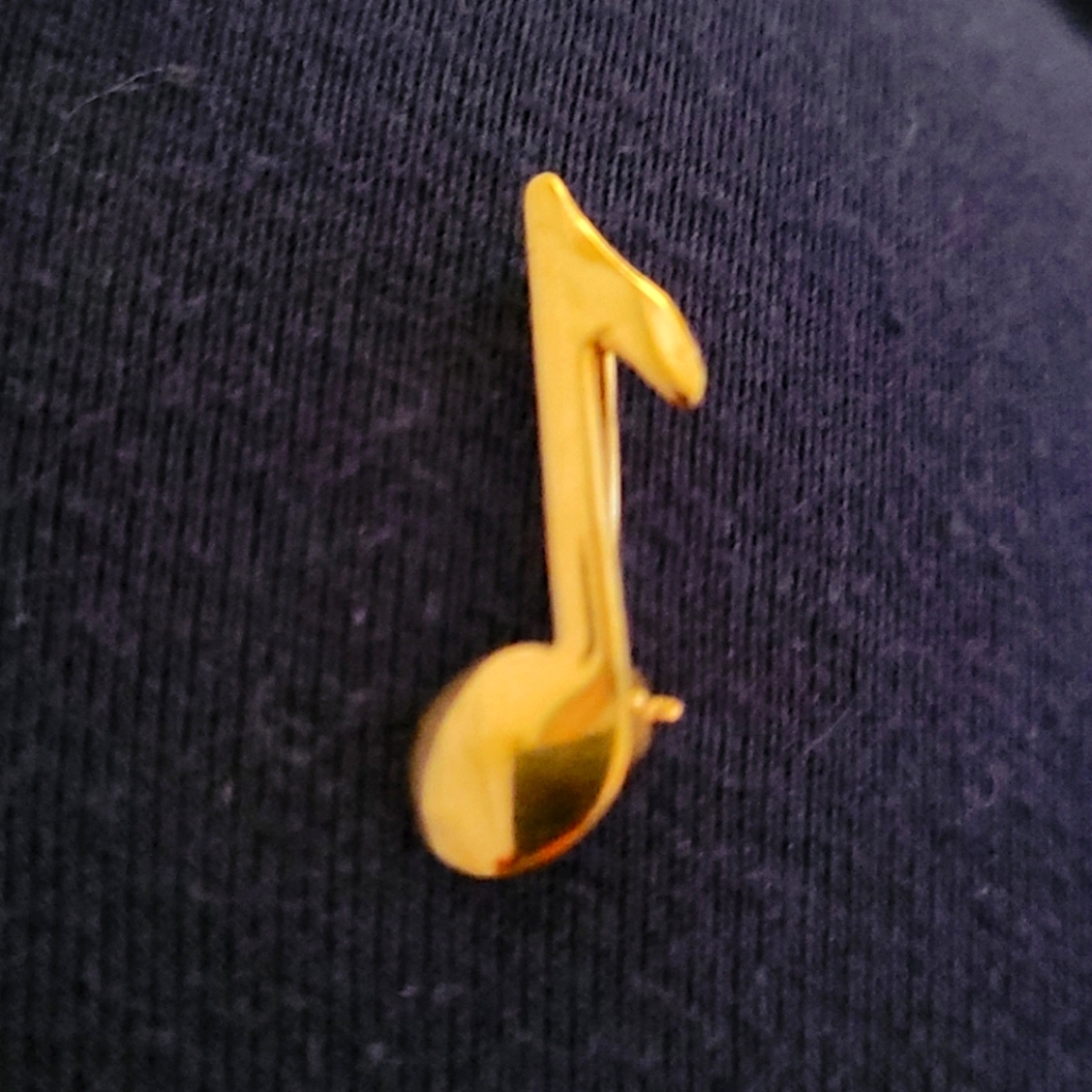 Gold note pin
